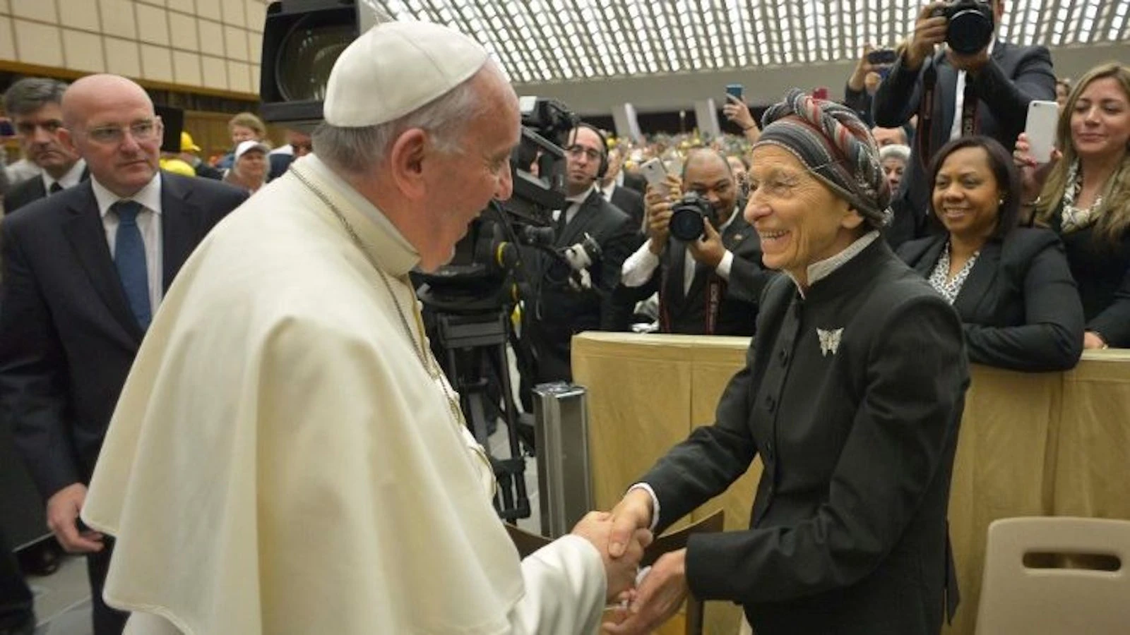 El Papa Francisco saluda a Emma Bonino en una Audiencia General en 2015?w=200&h=150