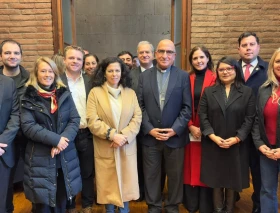 Arzobispo encabeza encuentro de oración y convivencia con candidatos políticos de Chile