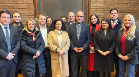 Mons. Chomali con candidatos políticos