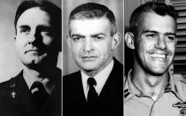 De izquierda a derecha: P. Emil Kapaun, P. Vincent Robert Capodanno y Capitán Humbert Roque Versace