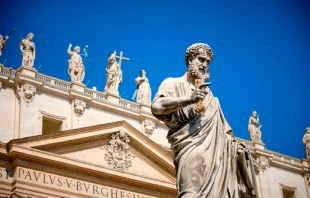 Estatua de San Pedro en la Ciudad del Vaticano. Crédito: Shutterstock.