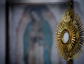 Un día como hoy comenzó la práctica de la adoración perpetua al Santísimo Sacramento