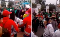 Grupos feministas hostigan a los activistas provida que rezaban frente a un centro de abortos en Bogotá (Colombia).