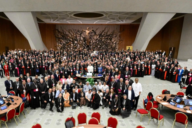 Fotografía de los participantes del Sínodo de la Sinodalidad este 26 de octubre