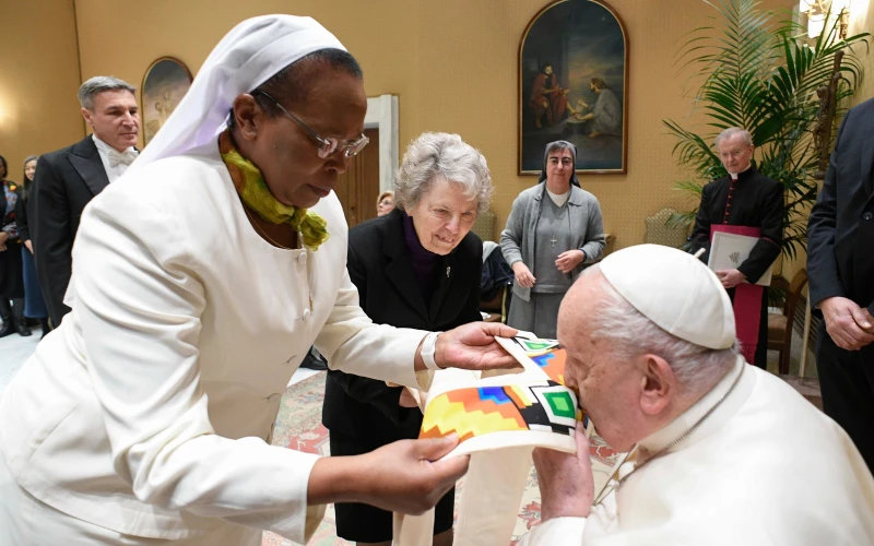 El Papa Francisco denuncia la “mentalidad machista” que impide la formación a las religiosas