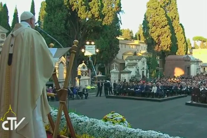 El Papa en Misa de Todos los Santos: Las Bienaventuranzas conducen al cielo y hacen feliz