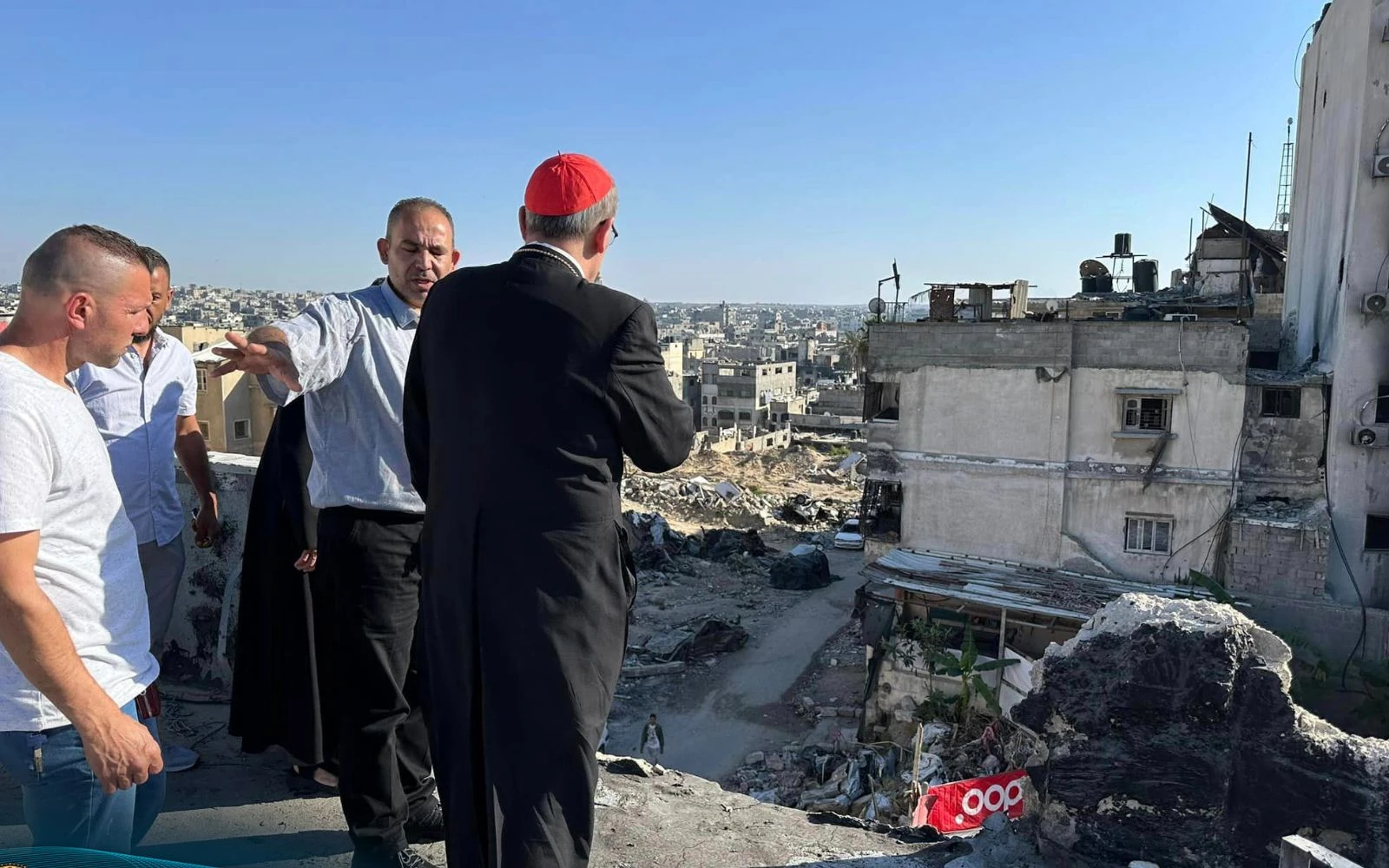 El Cardenal Pizzaballa durante su visita pastoral a Gaza, en may de 2024.?w=200&h=150