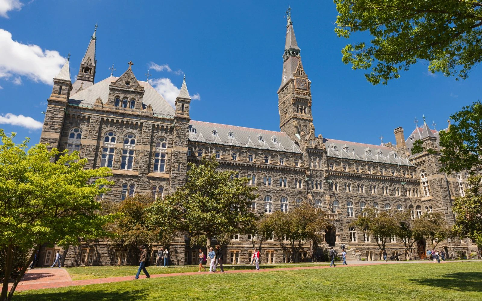 La Universidad de Georgetown, ubicada en Washington D.C., es la universidad católica y jesuita más antigua del país.?w=200&h=150