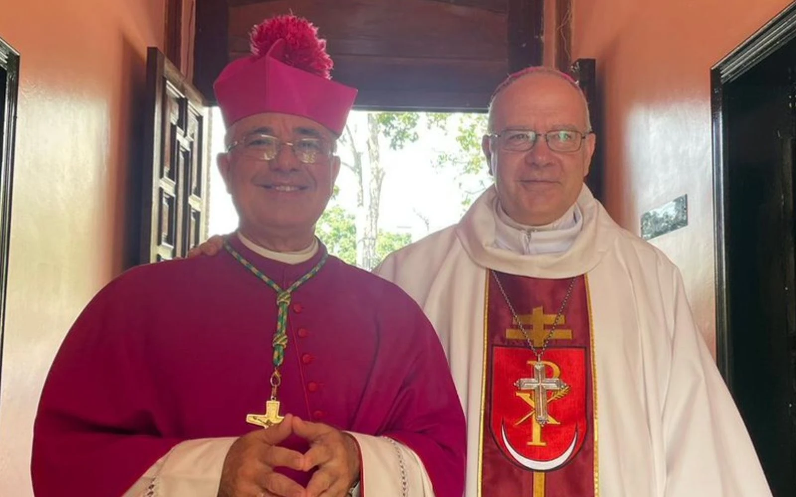 El nuevo Arzobispo de Valencia, Mons. Jesús González de Zárate, junto al Nuncio Apostólico en Venezuela, Mons. Alberto Ortega Martín.?w=200&h=150