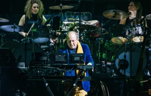 Hans Zimmer actúa en vivo en el AO Arena Manchester, el 24 de junio de 2022. Crédito: Chris James Ryan Photography / Shutterstock