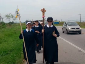 Monjas caminan 75 kilómetros hasta el Santuario de Aparecida para rezar por las vocaciones