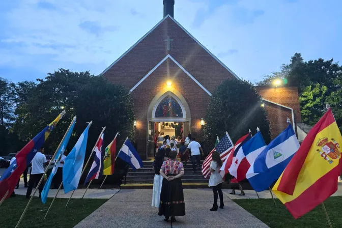 Hispanos en Estados Unidos son una bendición para la Iglesia Católica, dice obispo