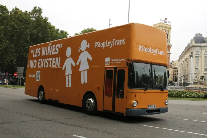 HazteOir.org lanza un nuevo autobús y convoca una marcha contra la Ley Trans en España