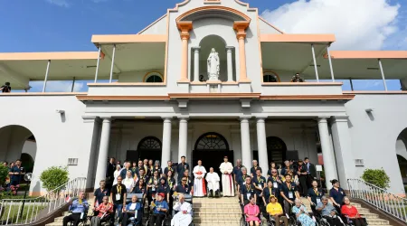 Hogar de Santa Teresa en Singapur recibe la visita de Papa Francisco