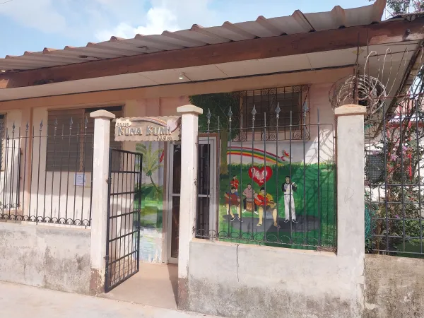 Sede de la emisora Kupia Kumi - Radio Paz impulsada por un misionero español en Honduras. Crédito: AVAN
