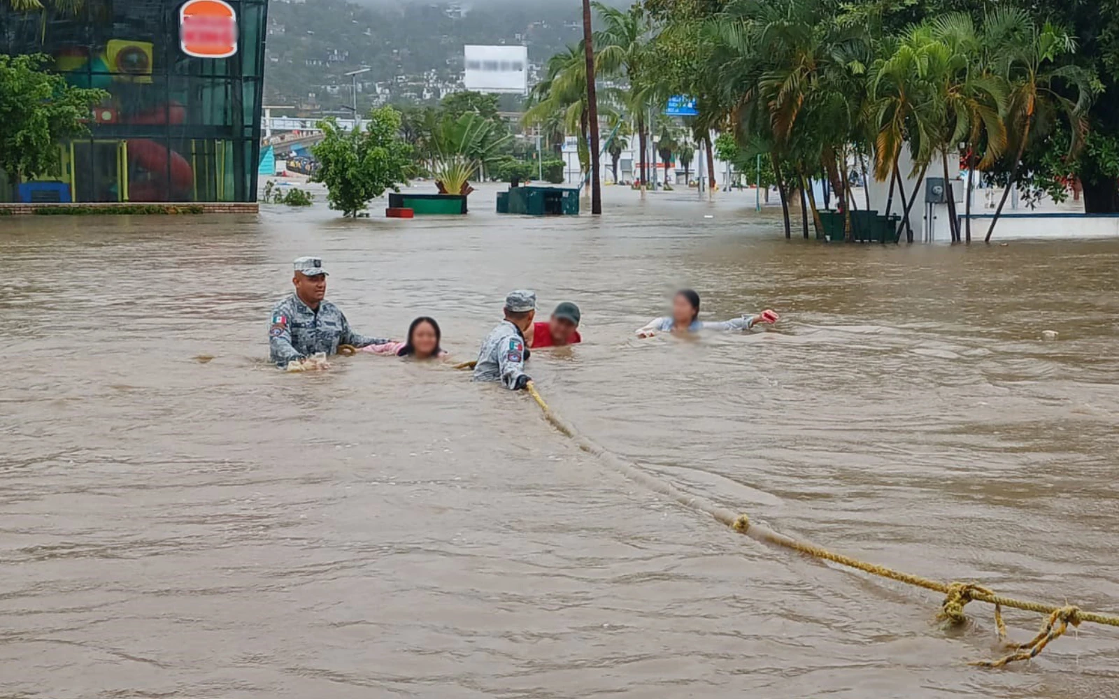 Rescate de familias atrapadas por las inundaciones.?w=200&h=150