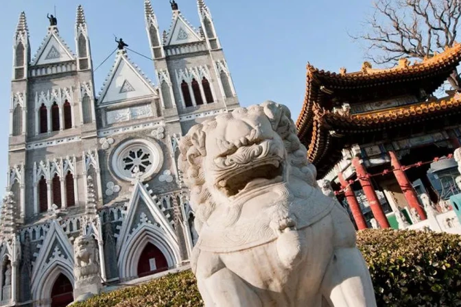 La Iglesia católica del Salvador, también llamada Iglesia Xishiku o Beitang, en el distrito de Xicheng, Pekín, China. | Crédito: Fotokon/Shutterstock 19102024