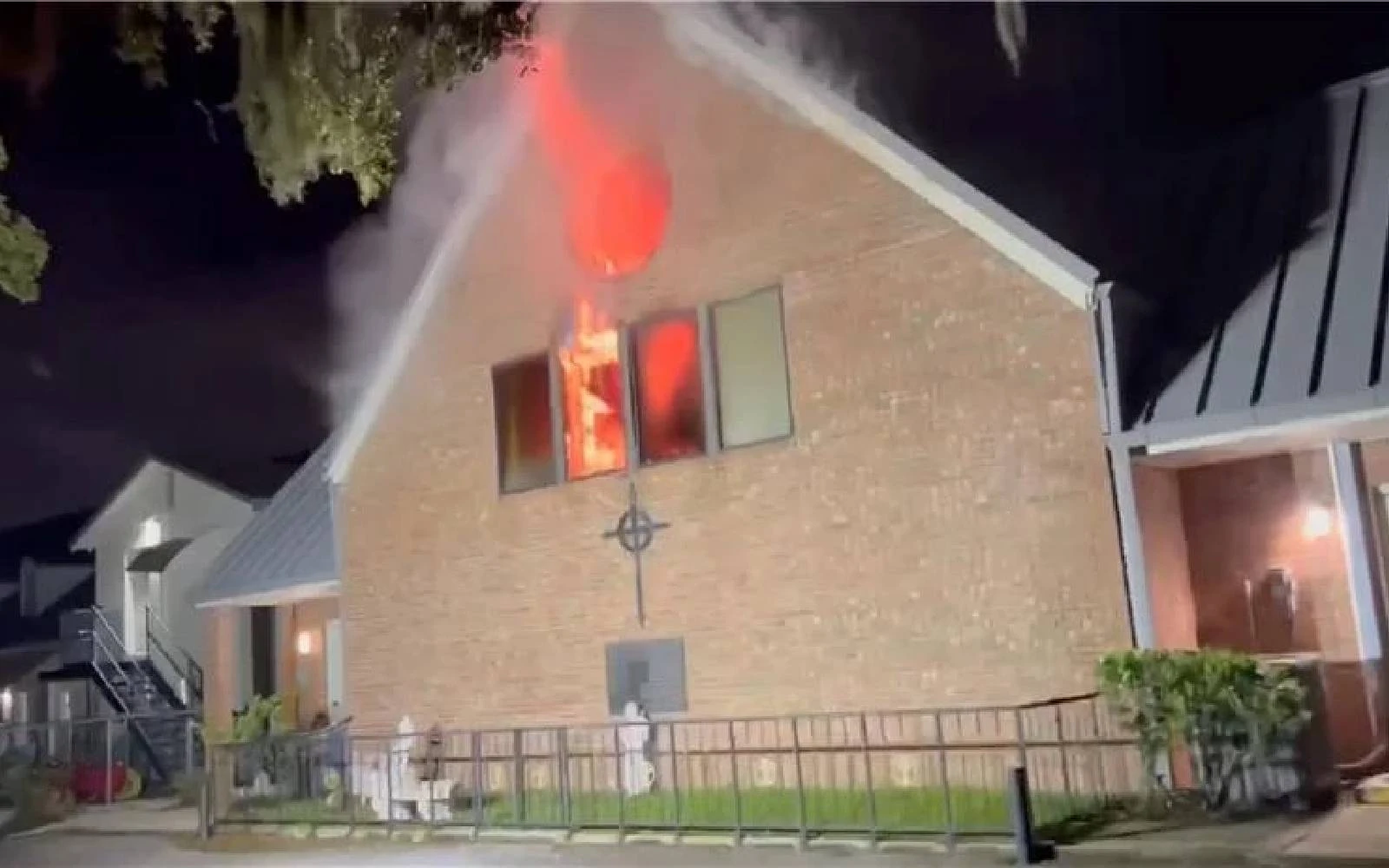 Los investigadores están investigando qué causó un segundo incendio en la iglesia católica Incarnation en Orlando, Florida (Estados Unidos). El 24 de junio de 2023, un incendio sospechoso causó previamente daños importantes en la iglesia.?w=200&h=150