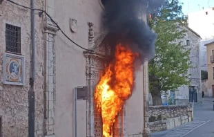 Incendio provocado en el convento de la Inmaculada Concepción en Cuenca (España) el 3 de mayo de 2024.. Crédito: PP Cuenca.