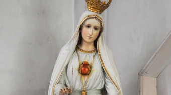 Imagen de la Virgen de Fátima con su Inmaculado Corazón.