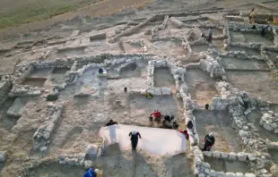 Excavación de la Autoridad de Antigüedades de Israel en Rahat (vista aérea), mayo de 2024. Crédito: Emil Aladjem, Autoridad de Antigüedades de Israel