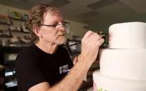 El artista de pasteles Jack Phillips, propietario de Masterpiece Cakeshop en Lakewood, Colorado.