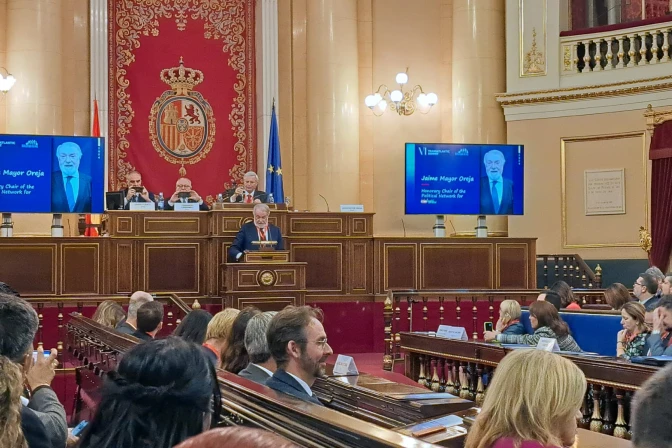 Jaime Mayor Oreja inauguró la VI Cumbre Transatlántica de la Political Network for Values en el Senado de España.