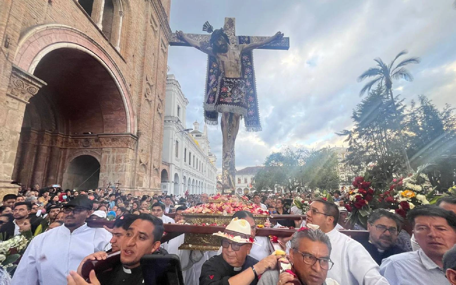 La multitudinaria peregrinación del Señor de las Aguas de Girón.?w=200&h=150