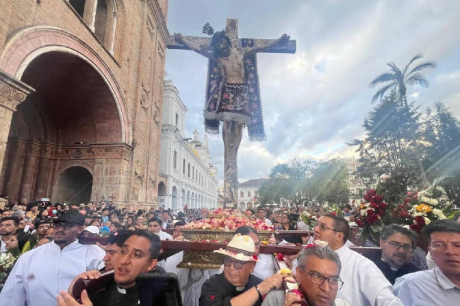 La multitudinaria peregrinación del Señor de las Aguas de Girón