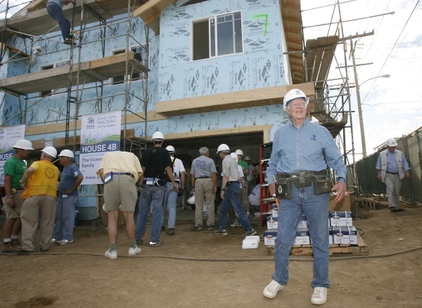 Former US President Jimmy Carter at the Habitat for Humanity site in San Pedro, California, on October 29, 2007. Credit: Charley Gallay/Getty Images