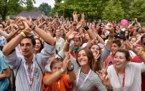 Peregrinos de la Jornada Mundial de la Juventud Cracovia 2016 participan en el concierto abierto Mercy Fest.