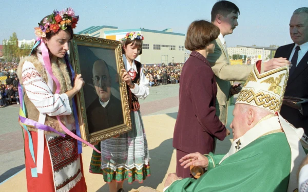 Visit of Pope John Paul II to Kazakhstan in 2001. In his message for WYD 2002 he said: 