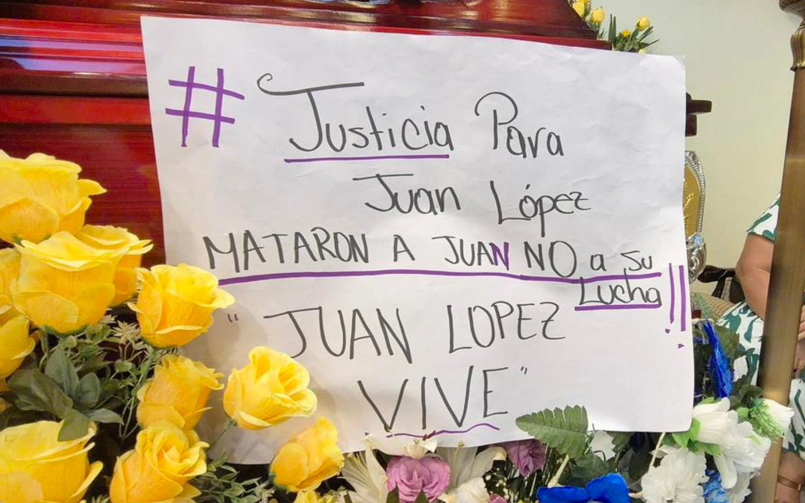 Consigna en el funeral de Juan López.?w=200&h=150