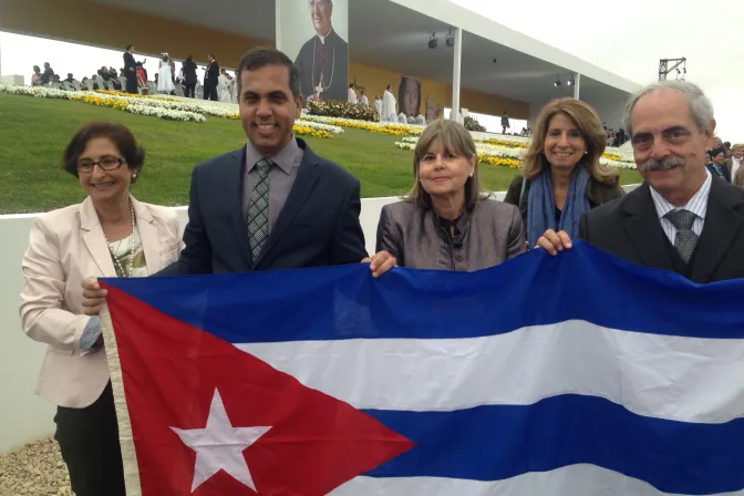 [FOTOS] Paz, fidelidad y santidad piden fieles a nuevo beato Álvaro del Portillo