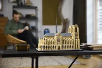 Nuevo set de LEGO de la Catedral de Notre-Dame de París, disponible desde el 1 de junio de 2024.