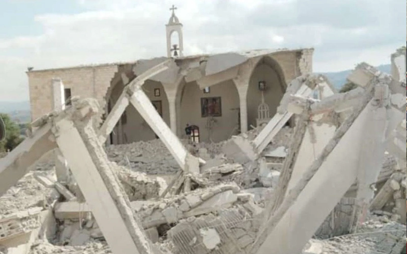 La iglesia greco-católica melquita destruida en Derdghaya, Líbano.?w=200&h=150