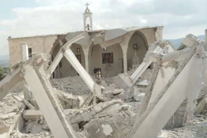 Iglesia destruida en Líbano