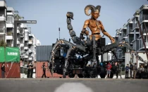 Representación de Lilith, la “guardiana de la oscuridad”, construida para el festival de metal Hellfest en Toulouse, suroeste de Francia, el 15 de octubre de 2024. “Lilith” es uno de los personajes de la ópera urbana de la compañía francesa La Machine titulada “El guardián del templo Opus II: El portal de la oscuridad”, que se presentará del 25 al 27 de octubre de 2024 en Toulouse. |