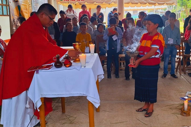 Vaticano aprueba adaptaciones litúrgicas para comunidades indígenas en México