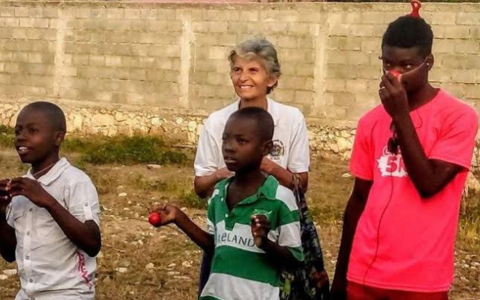 Luisa Dell’Orto en su trabajo con niños haitianos.?w=200&h=150