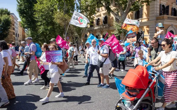 The march for life runs through the streets of the city of Rome.  Credit: Daniel Ibáñez / EWTN News.