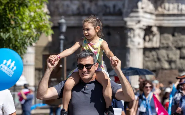 Many young families joined the march for life in Rome.  Credit: Daniel Ibáñez / EWTN News.