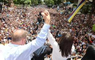 María Corina Machado y Edmundo González Urrutia, líderes de la oposición, durante una manifestación en Caracas, el 30 de julio. Crédito: Vente Venezuela.