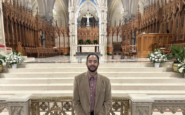 Andrew Masi en la Catedral-Basílica del Sagrado Corazón, Newark, Nueva Jersey. Crédito: Sean Quinn/Arquidiócesis de Newark.