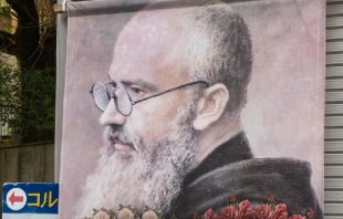 Imagen de San Maximiliano Kolbe frente a su primera casa en Nagasaki, Japón. Crédito: Alexandra Tokarz - Shutterstock