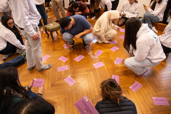 Young students in one of the workshops promoted by Scholas occurring. Credit: Scholas happening