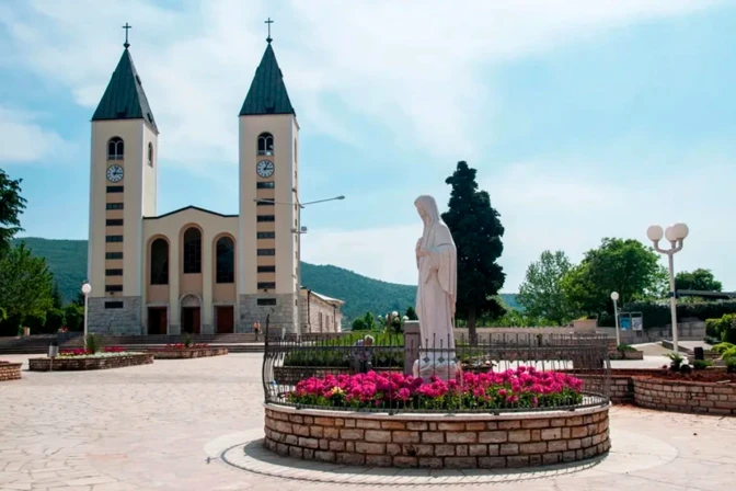 La iglesia de Santiago Apóstol en Medjugorje (Bosnia y Herzegovina).