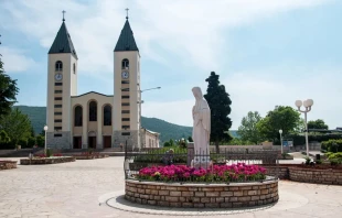 La iglesia de Santiago Apóstol en Medjugorje (Bosnia y Herzegovina). Crédito: Miropink / Shutterstock.