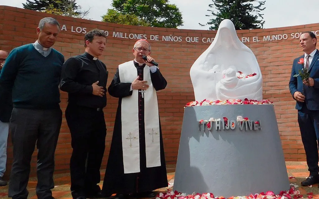 El Arzobispo de Bogotá, Cardenal Luis José Rueda Aparicio, inaugura el memorial "María, madre de los no nacidos".?w=200&h=150