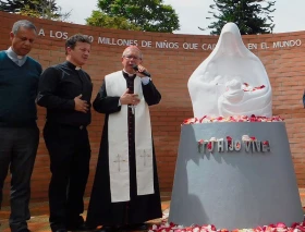 Bendicen en Colombia 2 memoriales dedicados a los niños no nacidos víctimas del aborto